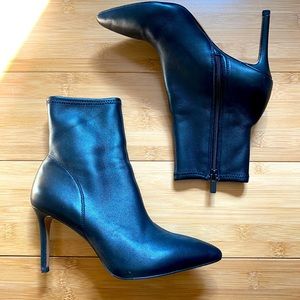 Banana Republic Women’s Black Leather Booties Size 6
